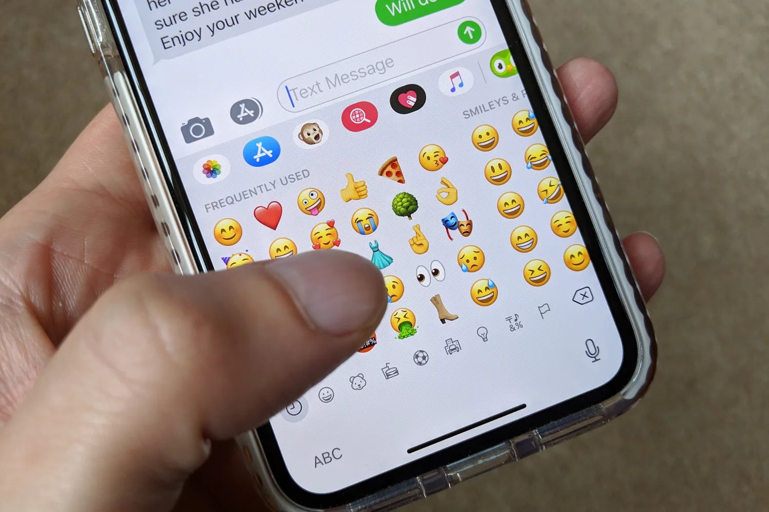 How To Use The Diverse Emoji Keyboard On The IPhone & IPad